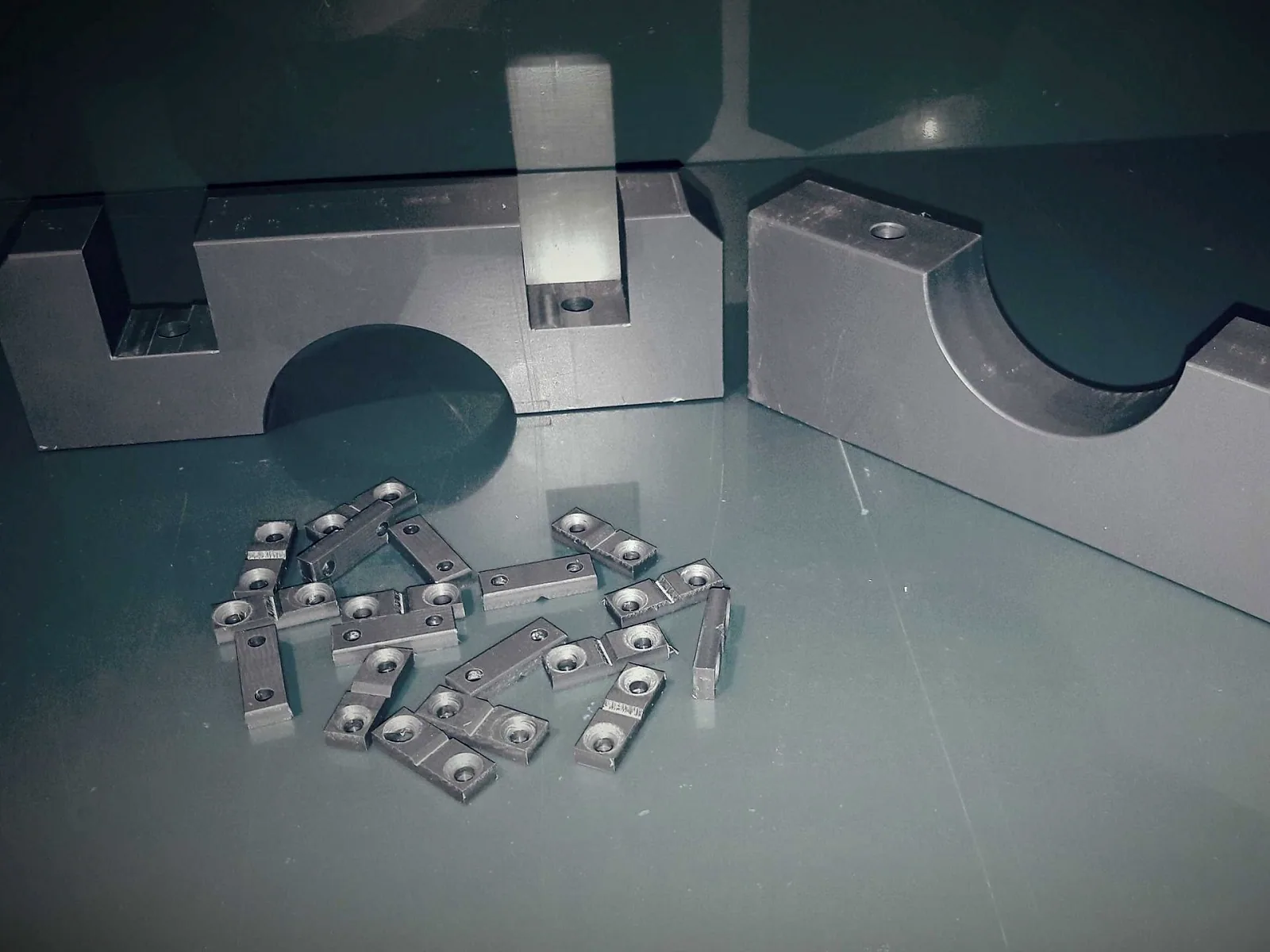 Particolari in PVC lavorati a CNC