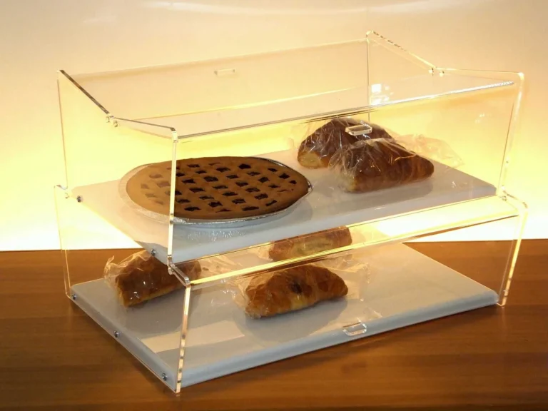Vetrina per brioches in plexiglass realizzata da LGPLAST — foto 6