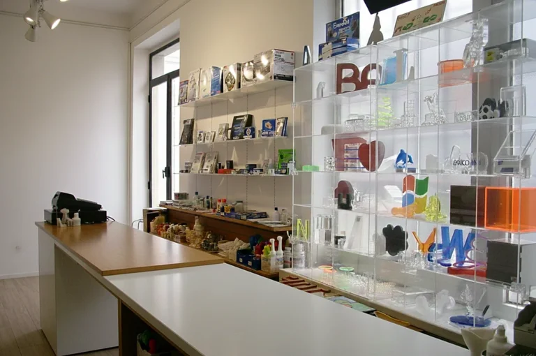 Espositori e oggettistica in plexiglass realizzati da LGPLAST — foto 12