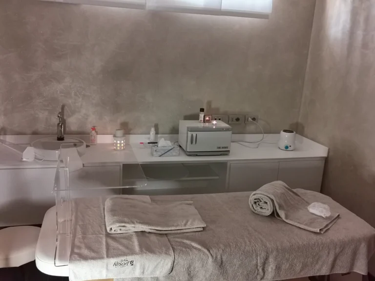 Barriera parafiato in plexiglass realizzata da LGPLAST — foto 4