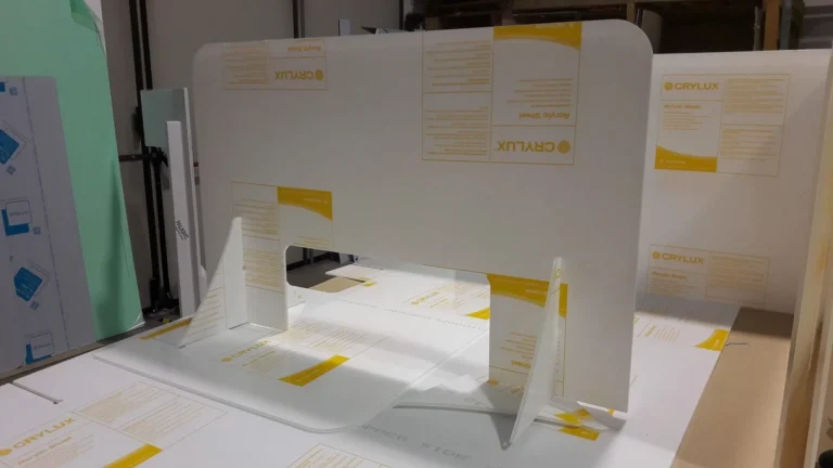 Barriera parafiato in plexiglass realizzata da LGPLAST — foto 20