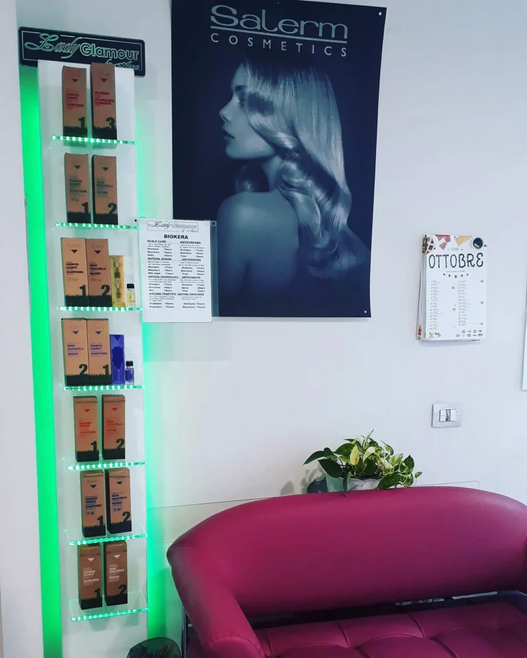 Arredo ed espositori in plexiglass per parrucchieri — LGPLAST — foto 8