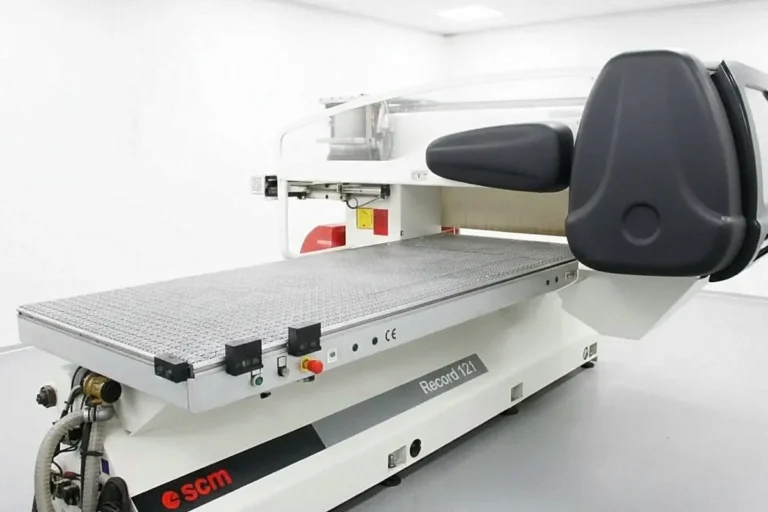 Pantografo CNC SCM Record 121 con piano da 2200×1080 mm